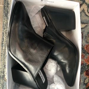 Steve Madden black leather mule